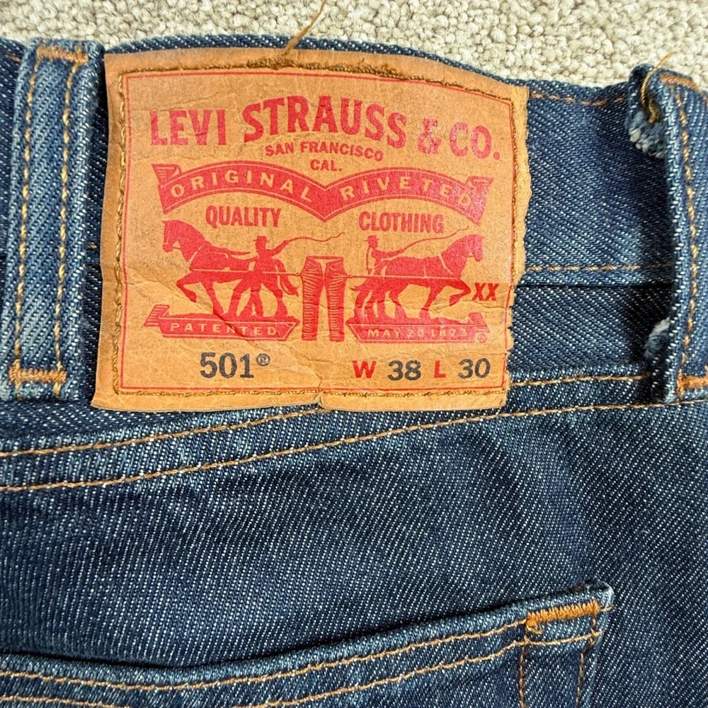 Levis 501 Original Fit Dark Wash Indigo Straight Leg Button Fly Jeans 38x30